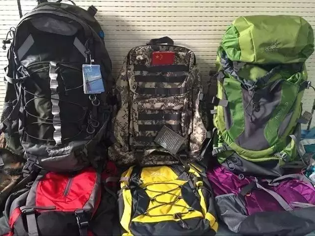 登山包.png